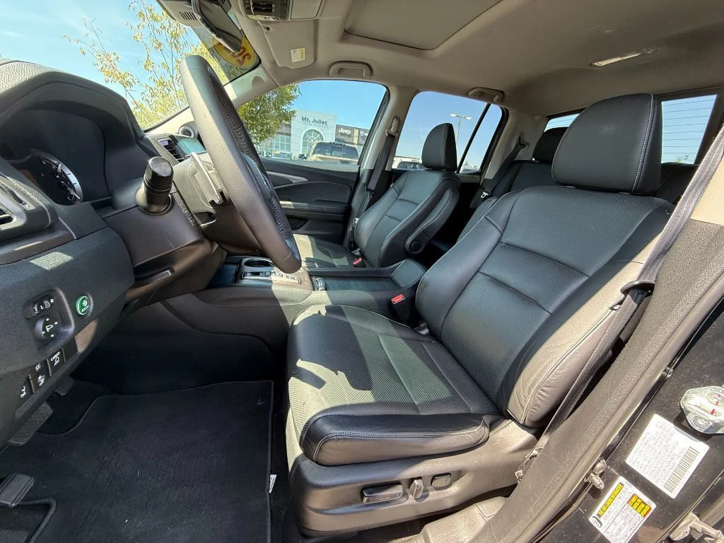 Used 2023 Modern Steel Metallic Honda RTL image 3