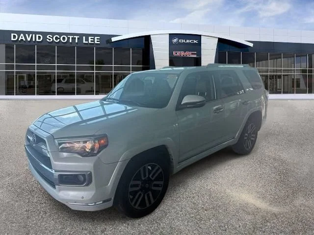 Used 2018 Blizzard Pearl Toyota SR5 image 6