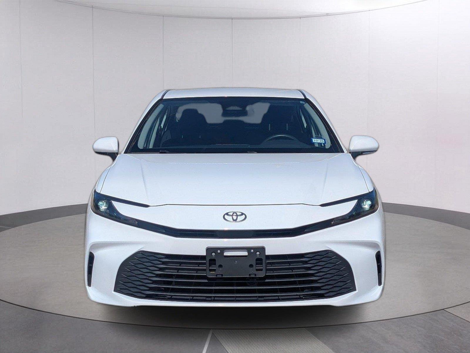Used 2025 Ice Cap Toyota LE image 9