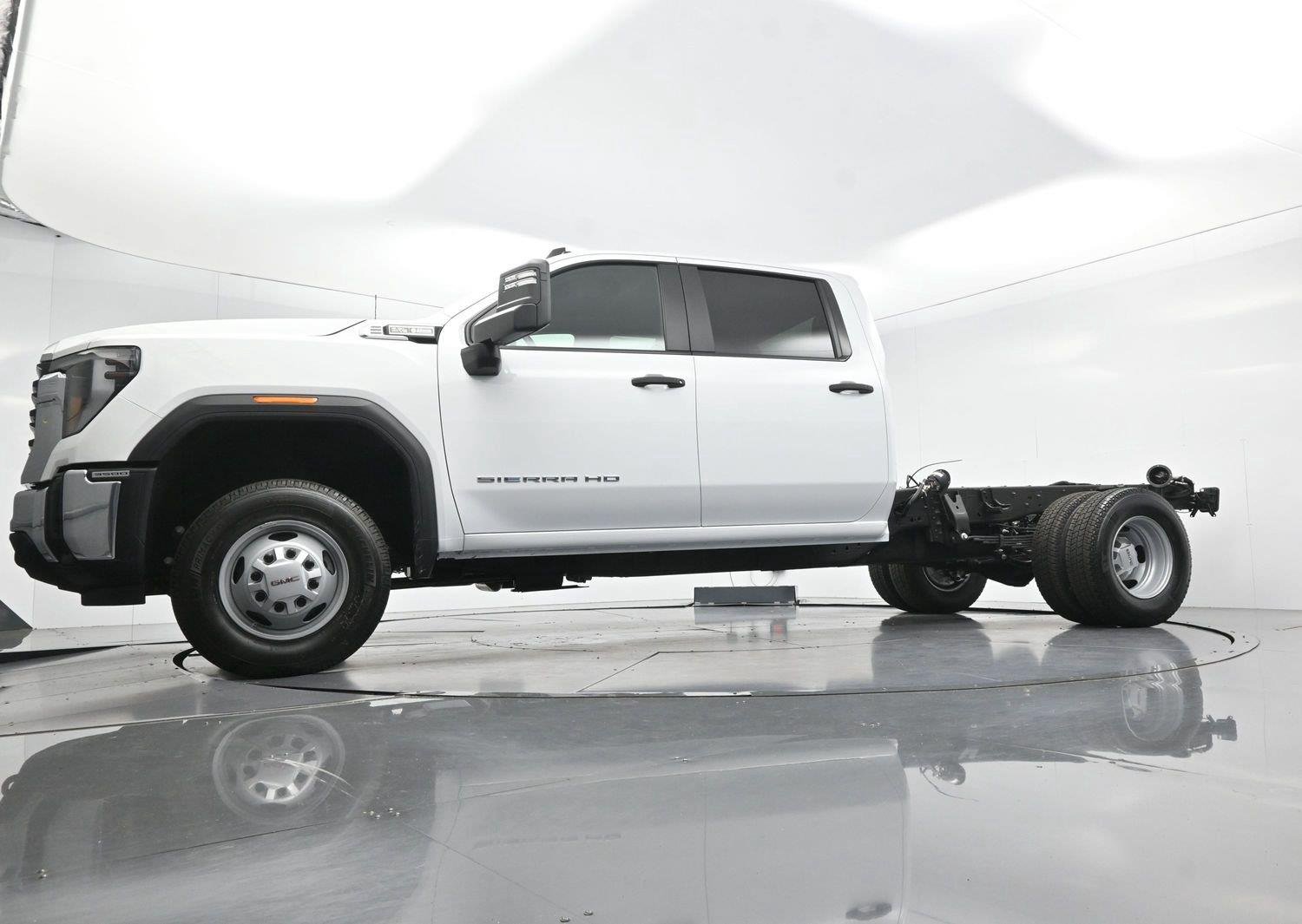Used 2026 Summit White GMC Pro image 44