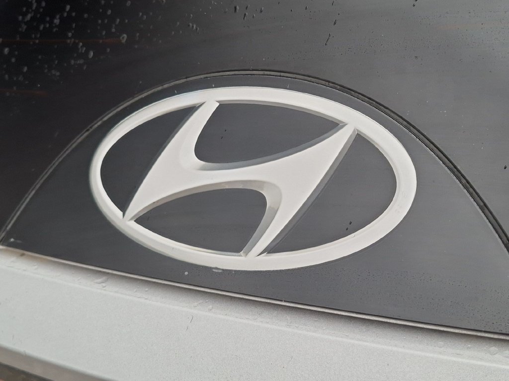 Used 2022 Silver Hyundai SEL image 26