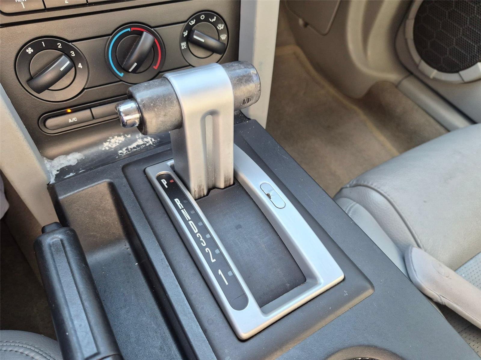 Used 2006  Ford GT Deluxe image 19