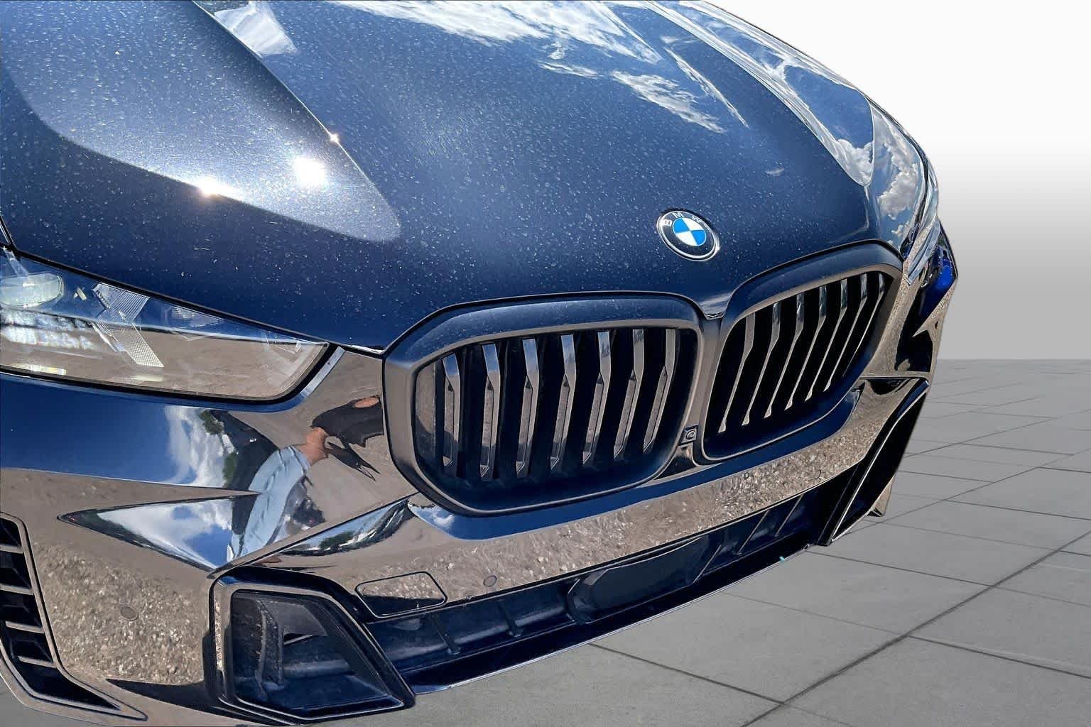 Used 2024 Black Sapphire Metallic BMW xDrive40i image 27