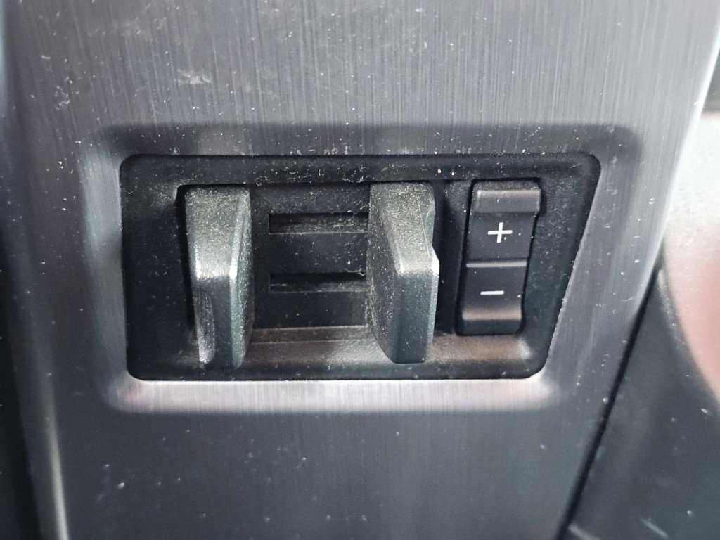 Used 2018 Shadow Black Ford Platinum image 12