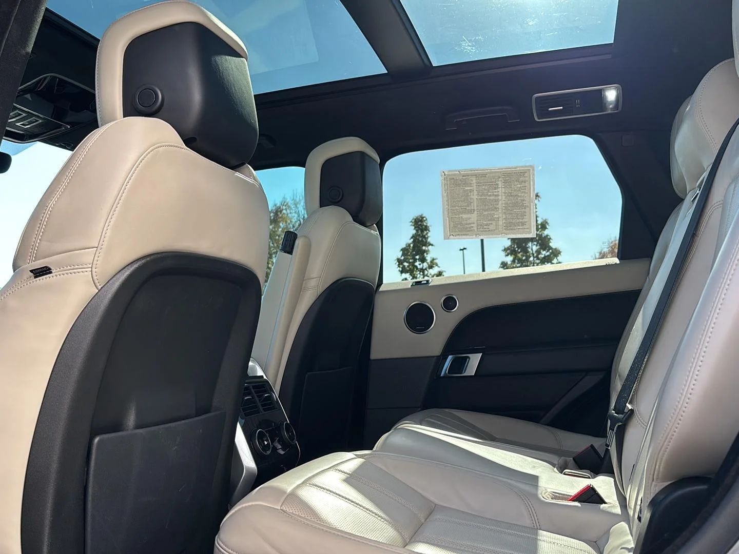 Used 2021 Eiger Grey Land Rover HSE Silver Edition image 24