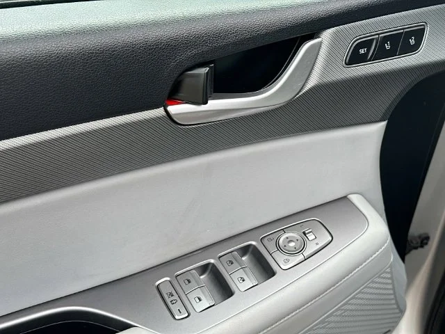 Used 2023 Silver Hyundai SEL image 19