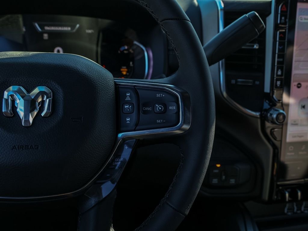 New 2026 Molten Red Pearl-Coat Exterior Paint RAM Laramie image 25