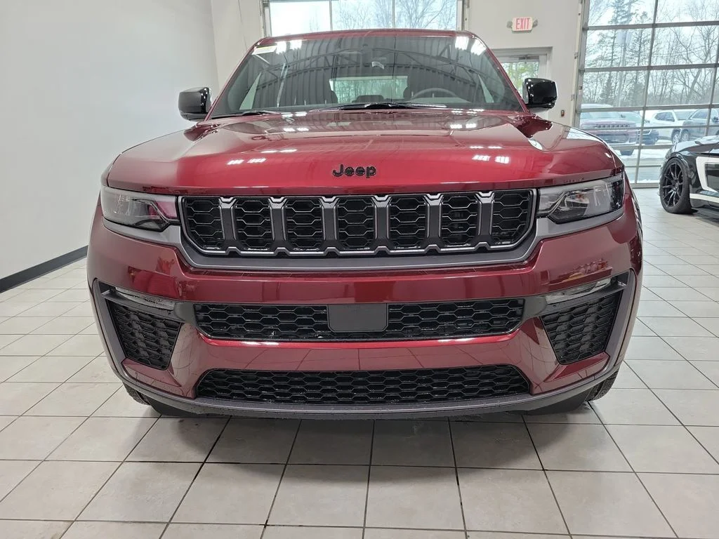New 2026 Velvet Red Pearl-Coat Exterior Paint Jeep Limited image 3