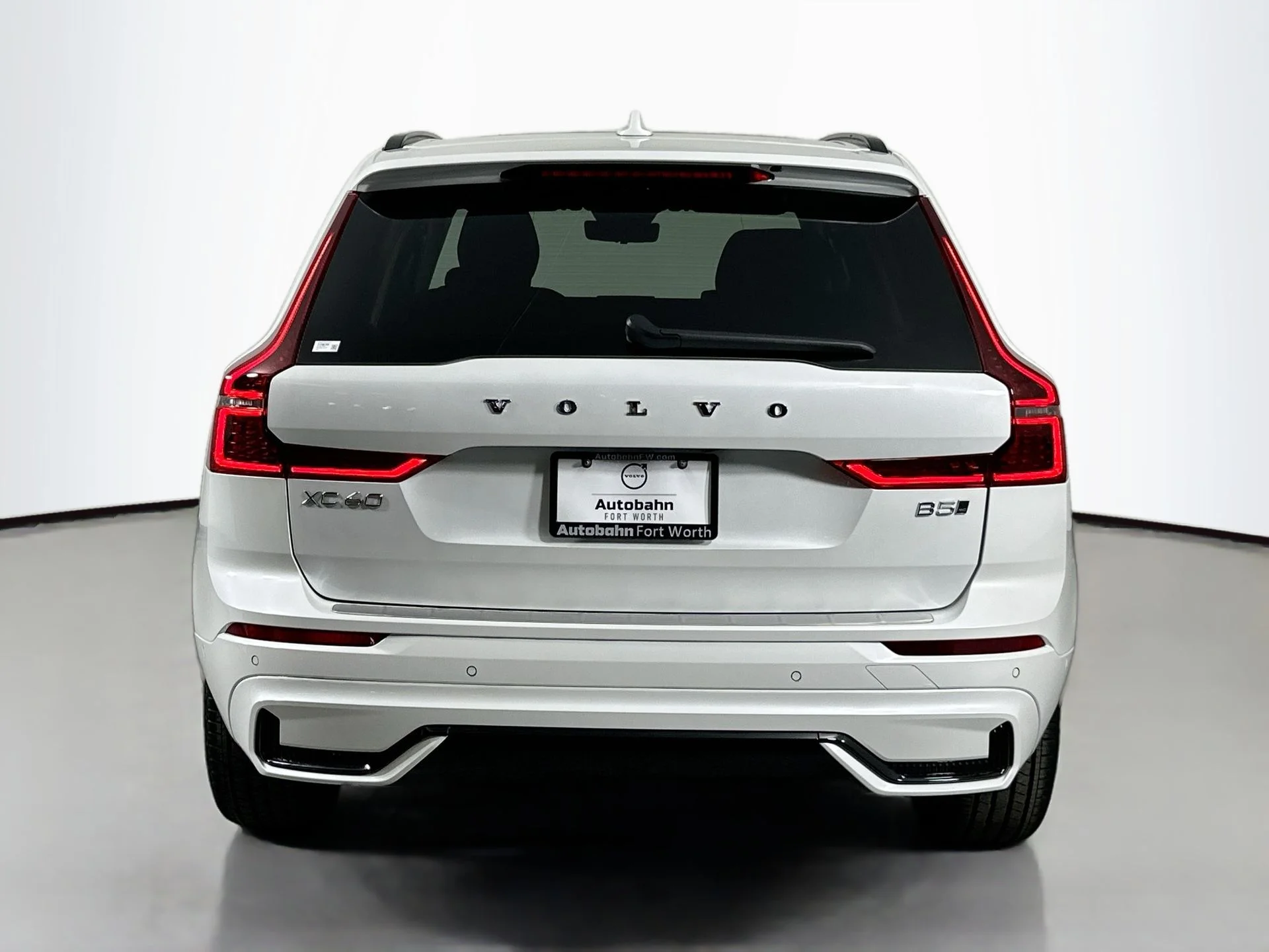 2026 Volvo XC60 Plus - Photo 6