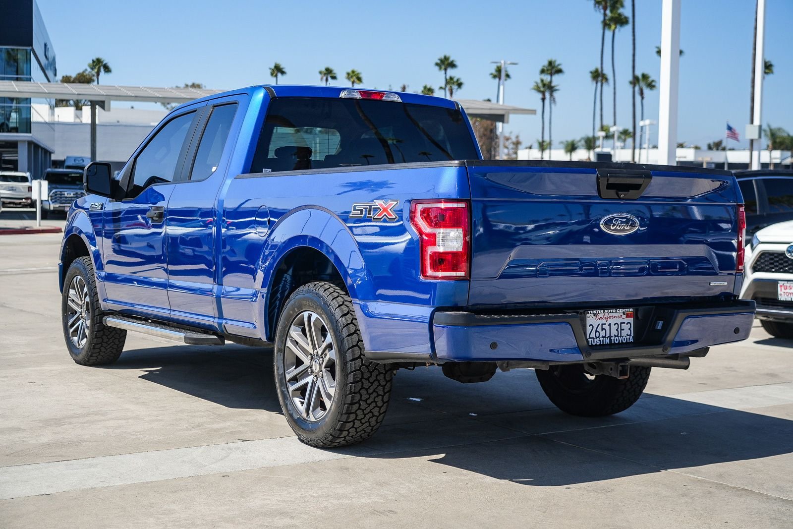 Used 2018 Blue Ford XL image 8