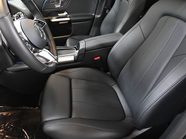 Used 2025  Mercedes-Benz GLA 250 image 7
