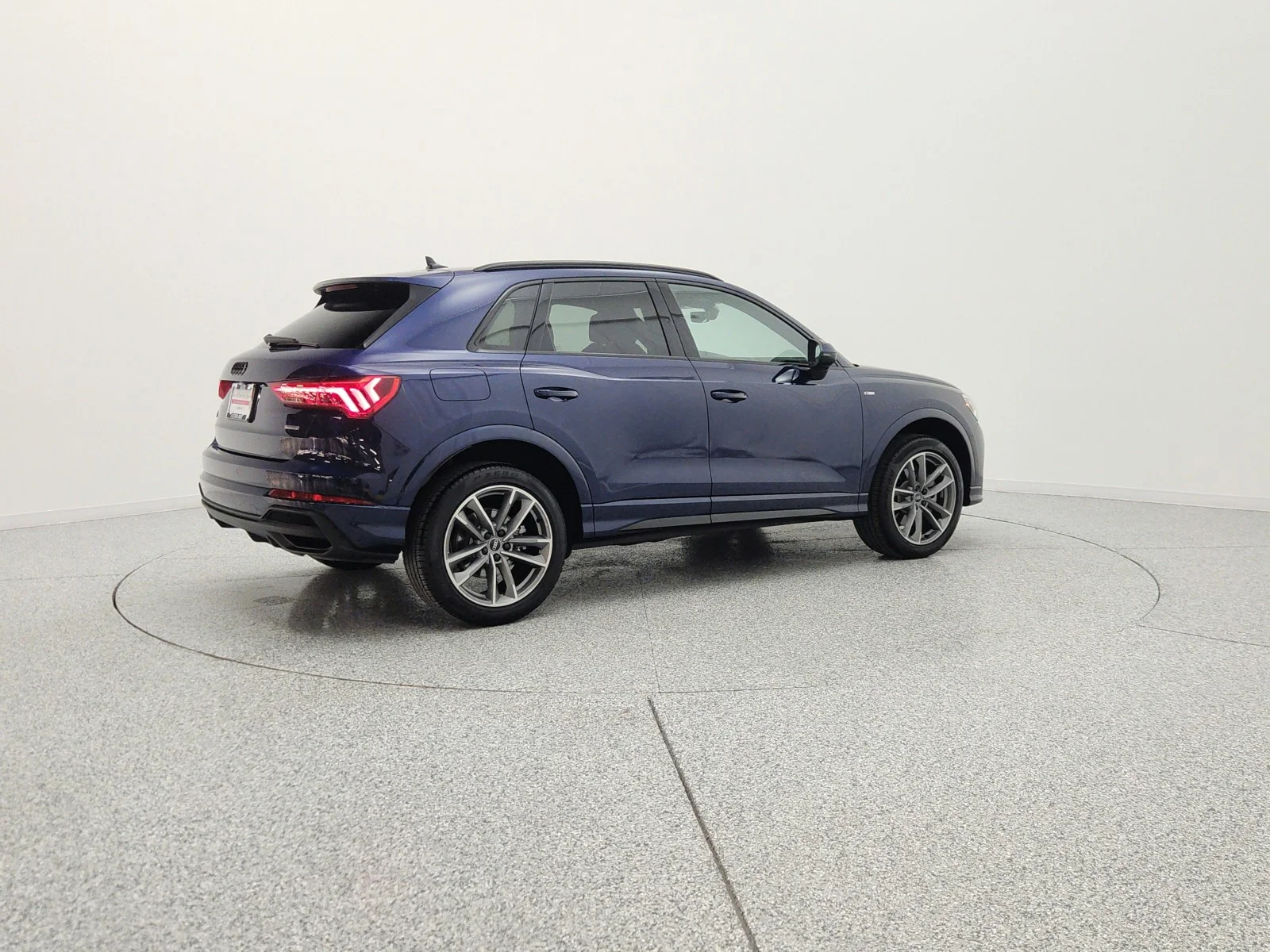 Used 2025 Navarra Blue Metallic Audi S line Premium image 5