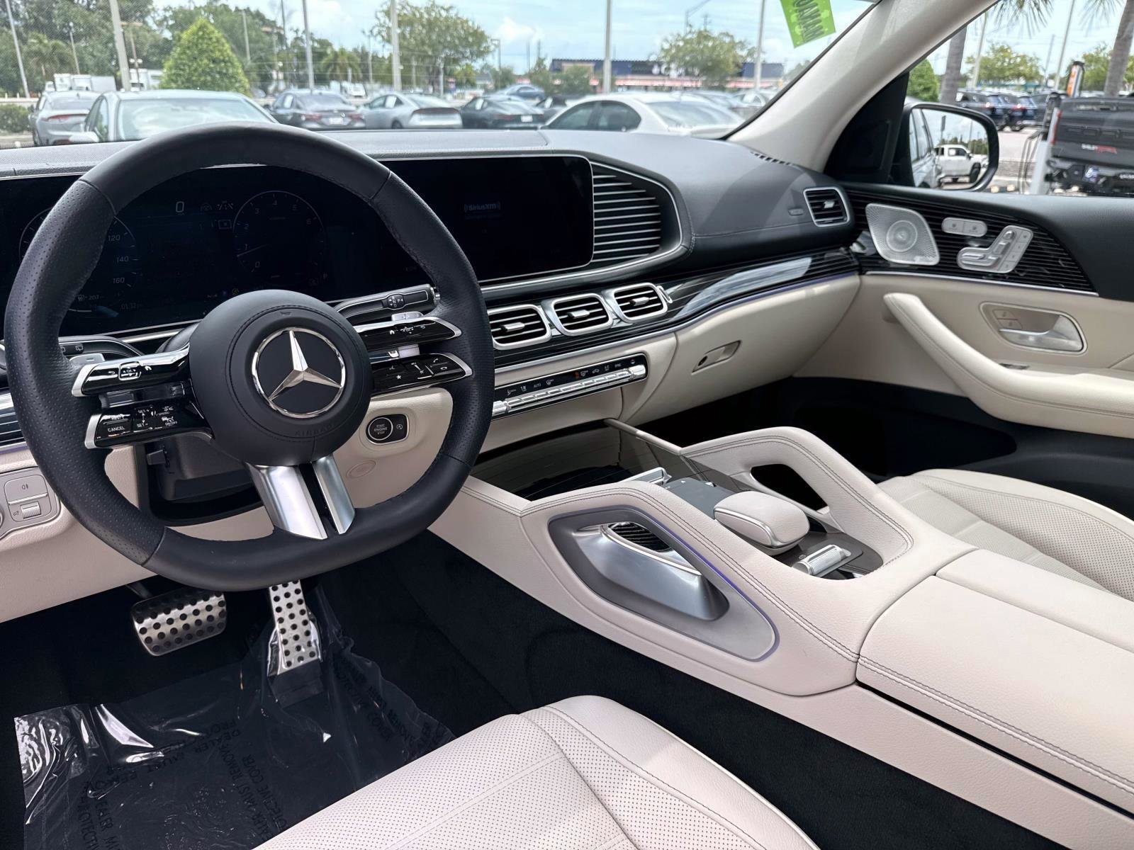 New 2026 Obsidian Black Metallic Mercedes-Benz 450 4MATIC® SUV image 17