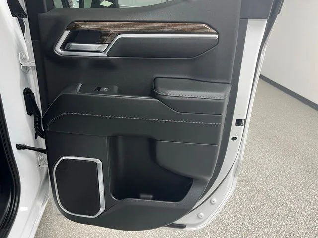 Used 2023 White GMC SLE image 43