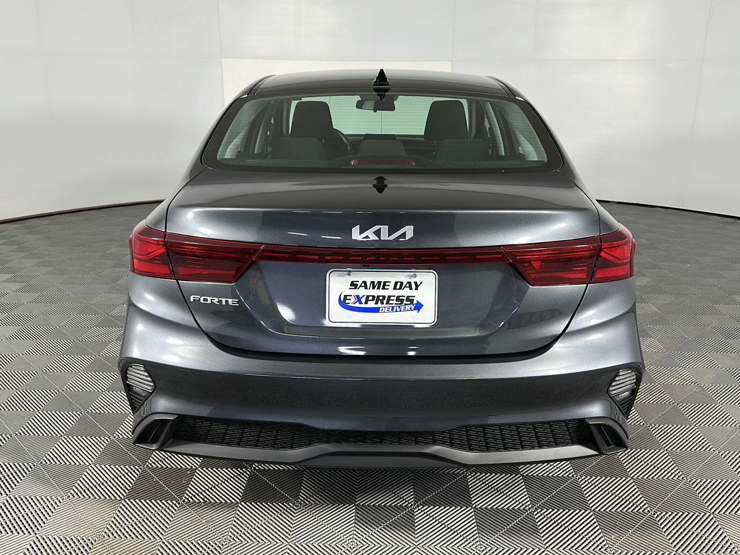 Used 2023 Gravity Gray Kia LXS image 10