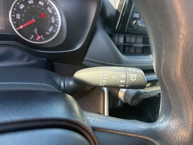 2019 Toyota RAV4 LE - Photo 21