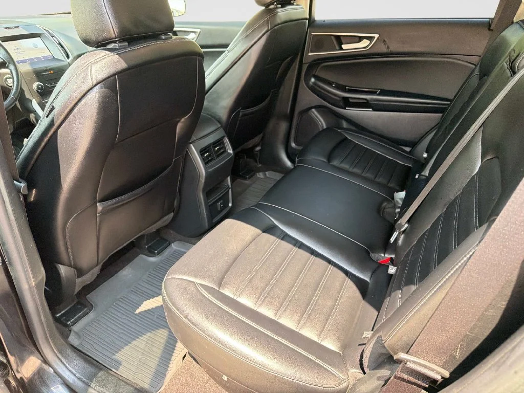 Used 2020 Black Ford SEL image 15