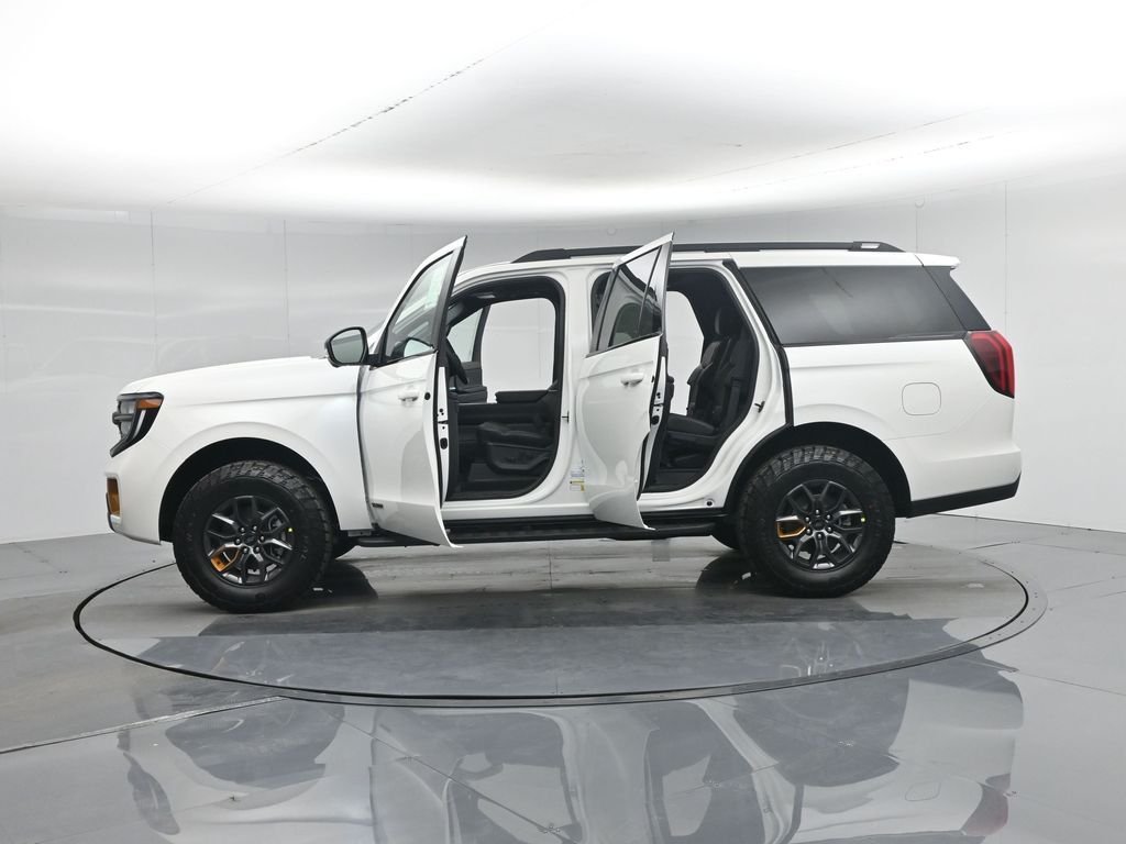 New 2026 Star White Metallic Tri-Coat Ford Tremor image 39
