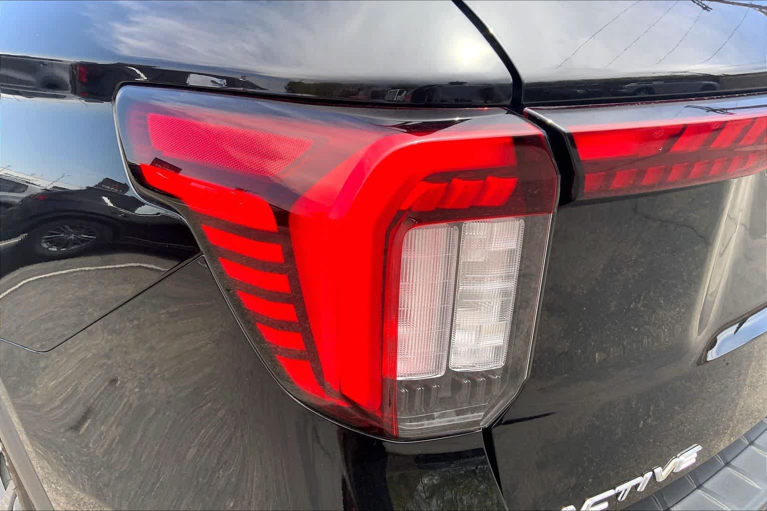 Used 2025 Agate Black Metallic Ford Active image 26