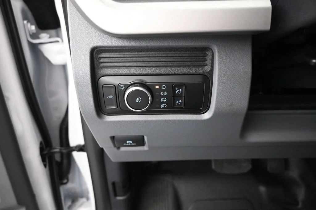 New 2026 Oxford White Ford XL image 19