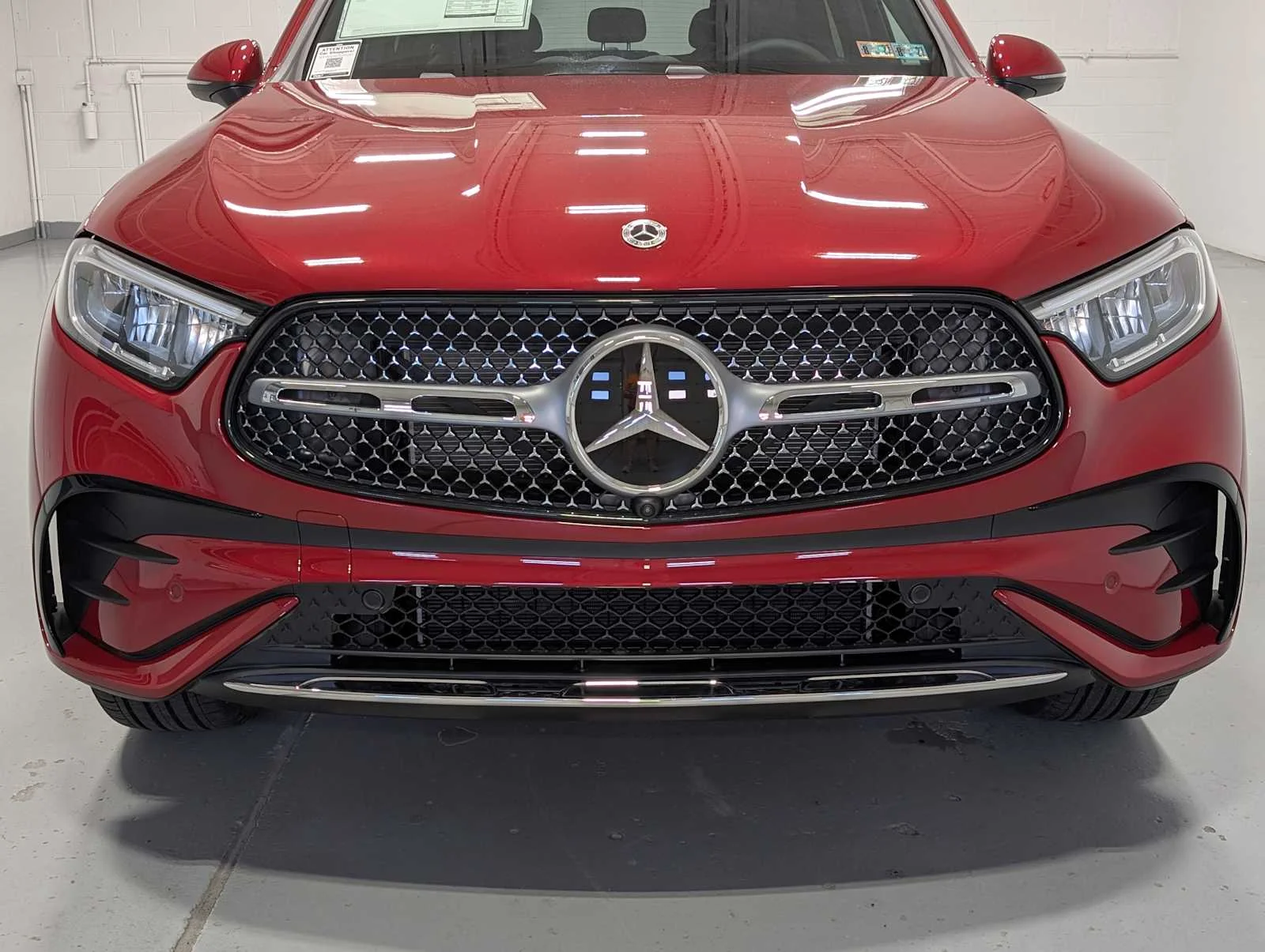 New 2026 MANUFAKTUR Patagonia Red Metallic Mercedes-Benz GLC 300 image 2