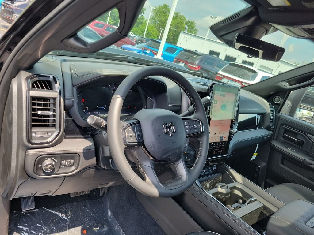 New 2026 Diamond Black Crystal Pearl-Coat Exterior Paint RAM Limited Longhorn image 19