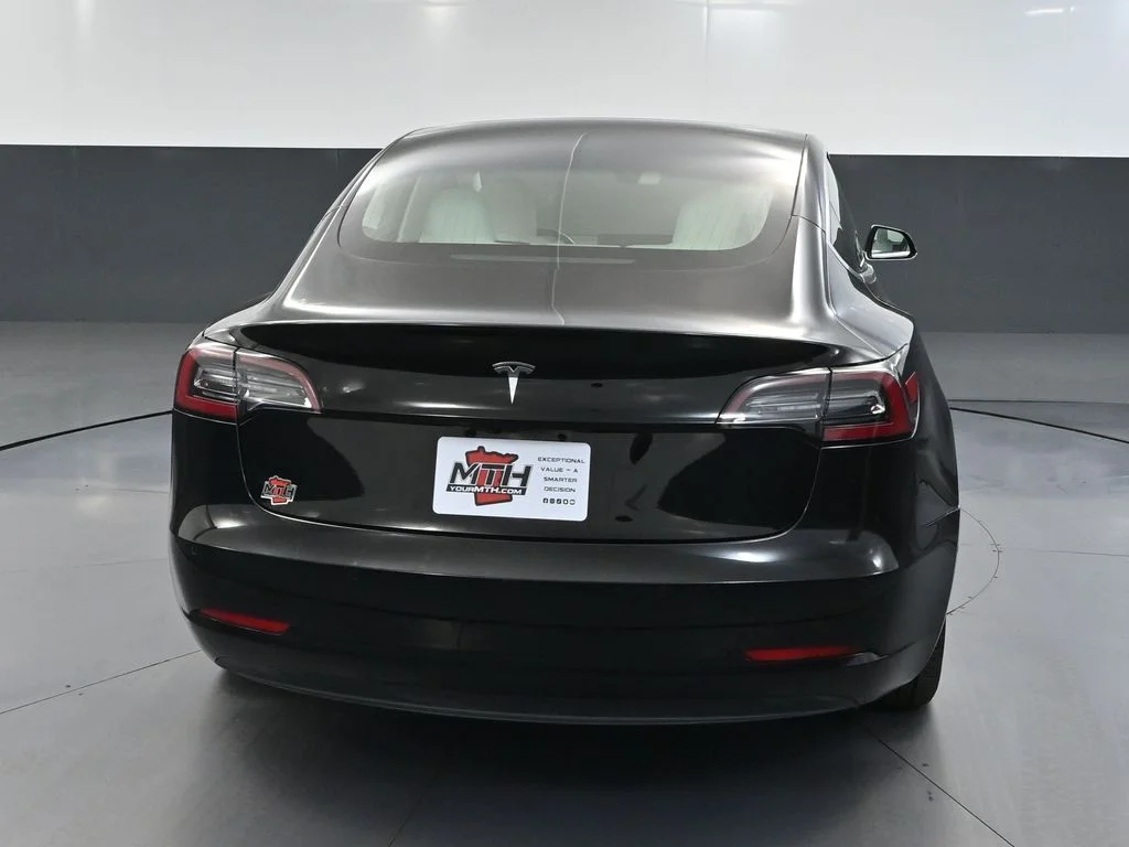 Used 2018 Black Tesla Long Range image 5