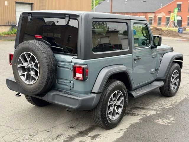 Used 2024 Gray Jeep Sport S image 5