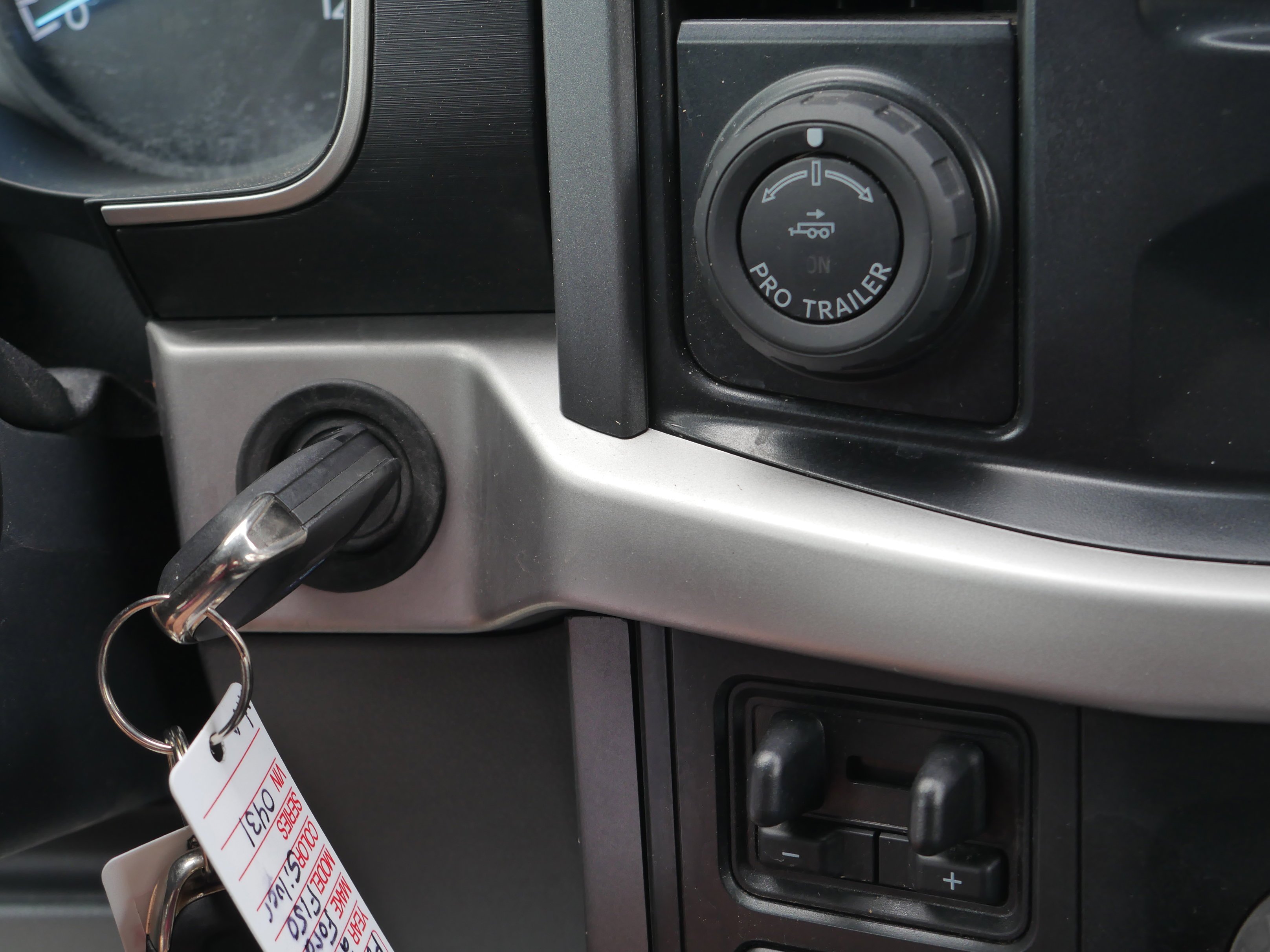 Used 2022 Iconic Silver Metallic Ford XLT image 8