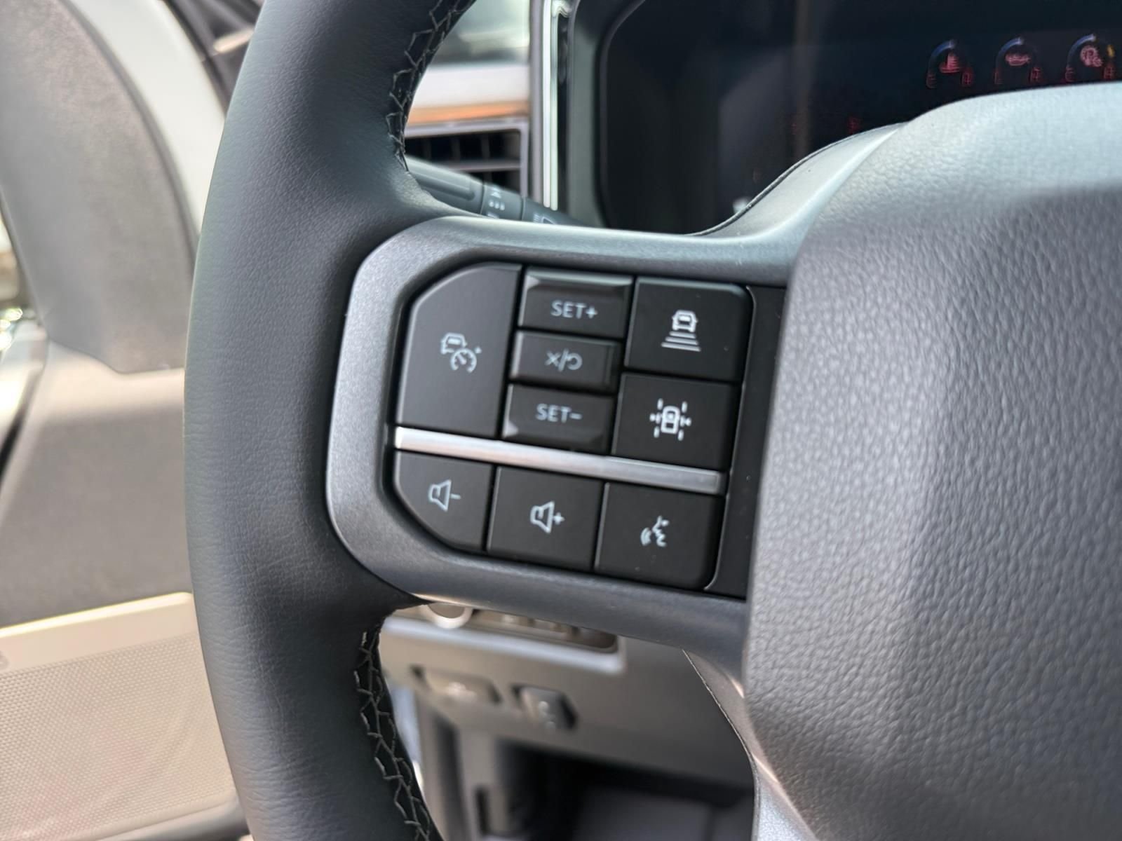 New 2026 Glacier Gray Metallic Tri-Coat Ford F-350® Lariat® image 25