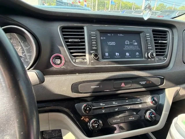 2020 Kia Sedona EX - Photo 4