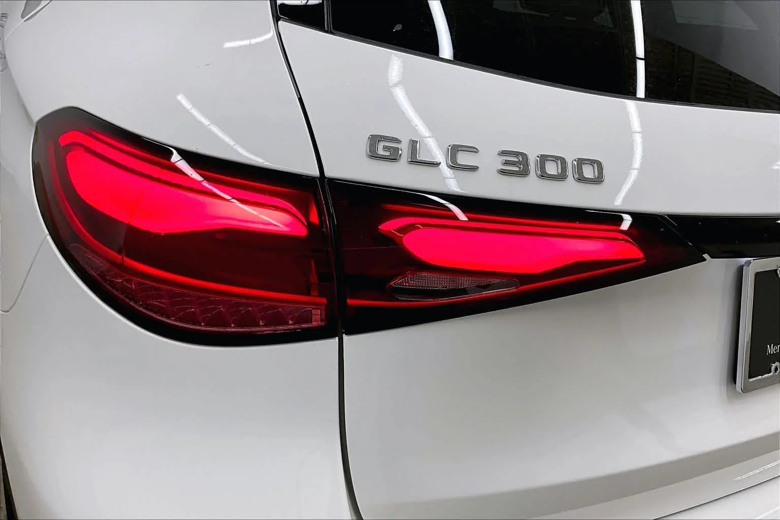 New 2026 Polar White Mercedes-Benz GLC 300 image 14