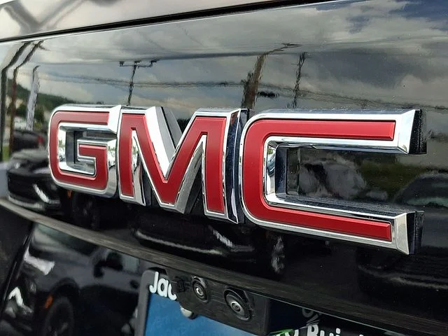 Certified Used 2025 Black GMC AT4 Ultimate image 34