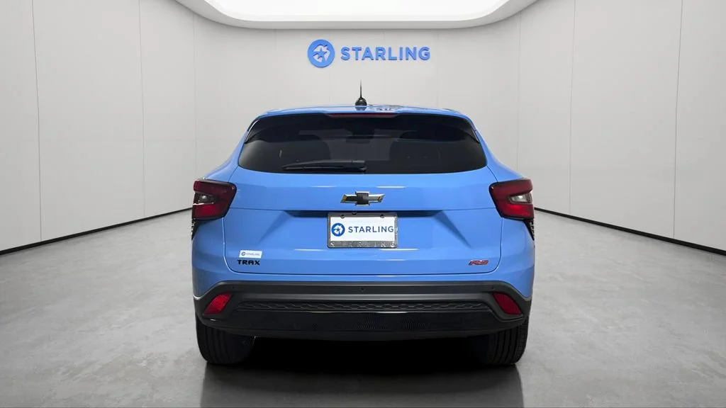 Used 2024 Fountain Blue Chevrolet 1RS image 8
