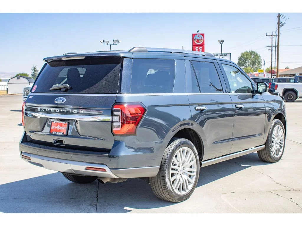 Used 2024 Stone Blue Metallic Ford Limited image 8