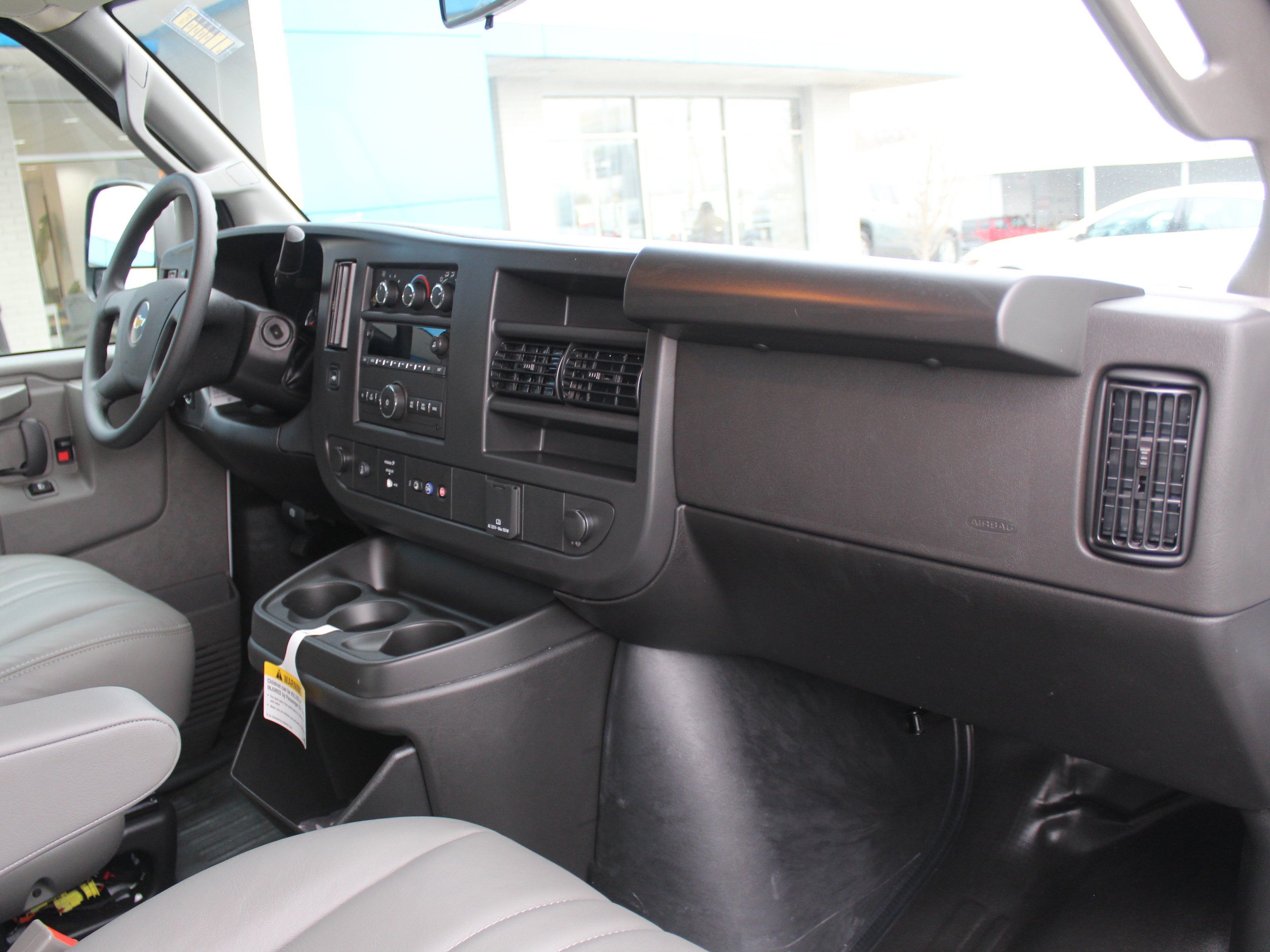2025 Chevrolet Express Cargo Work Van - Photo 14