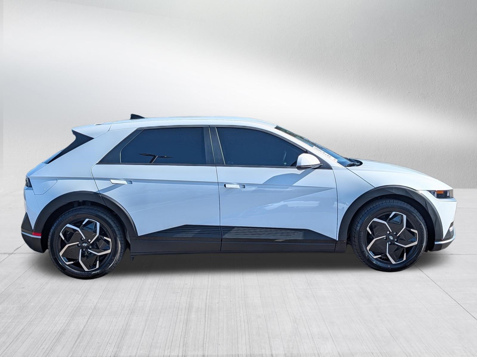 2024 Hyundai IONIQ 5 SEL - Photo 8