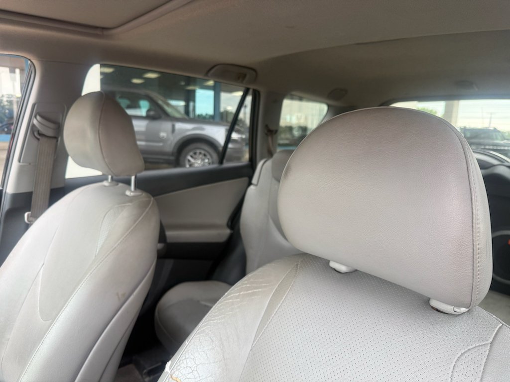 Used 2007  Toyota Limited image 3