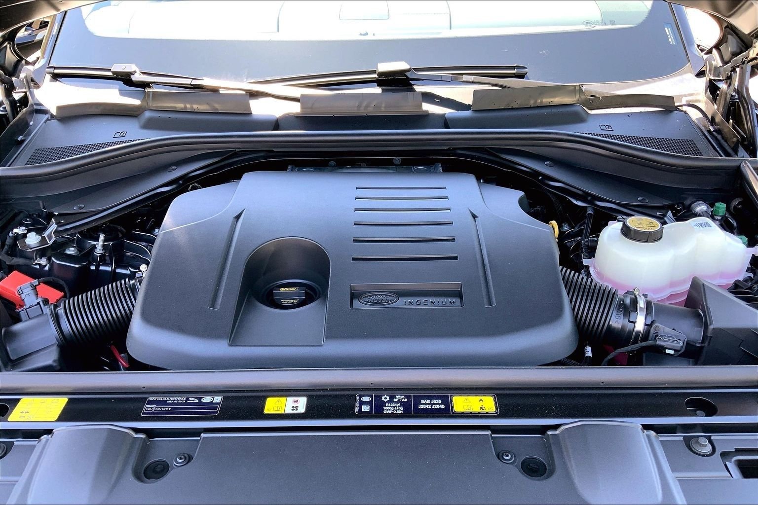 New 2026 Carpathian Grey Land Rover SE image 16