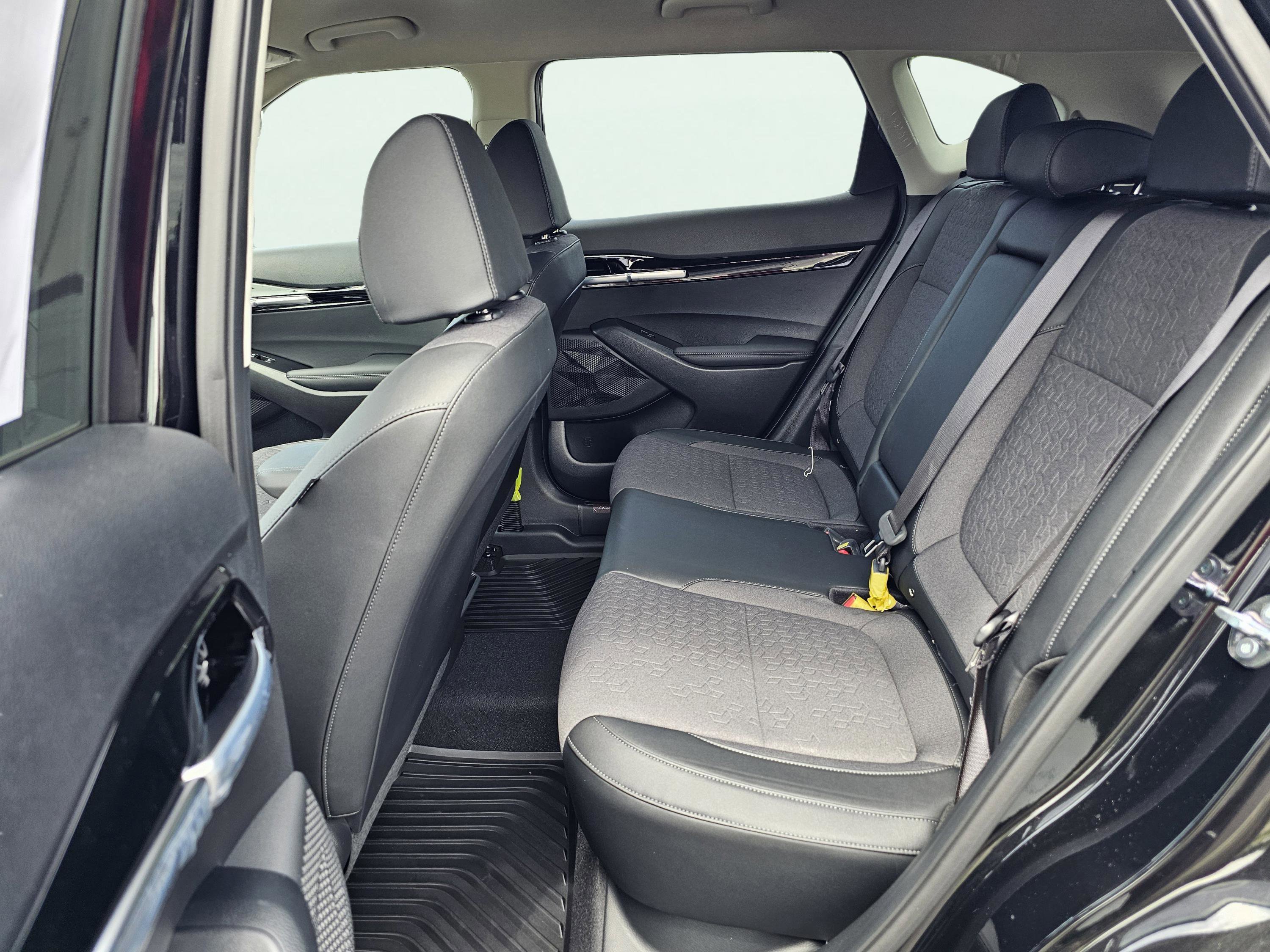 New 2026 Fusion Black Kia S image 31