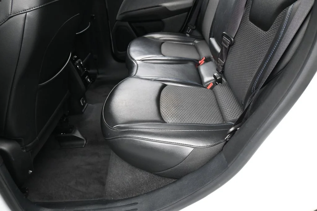 Used 2023 Bright White Clearcoat Jeep Latitude image 28