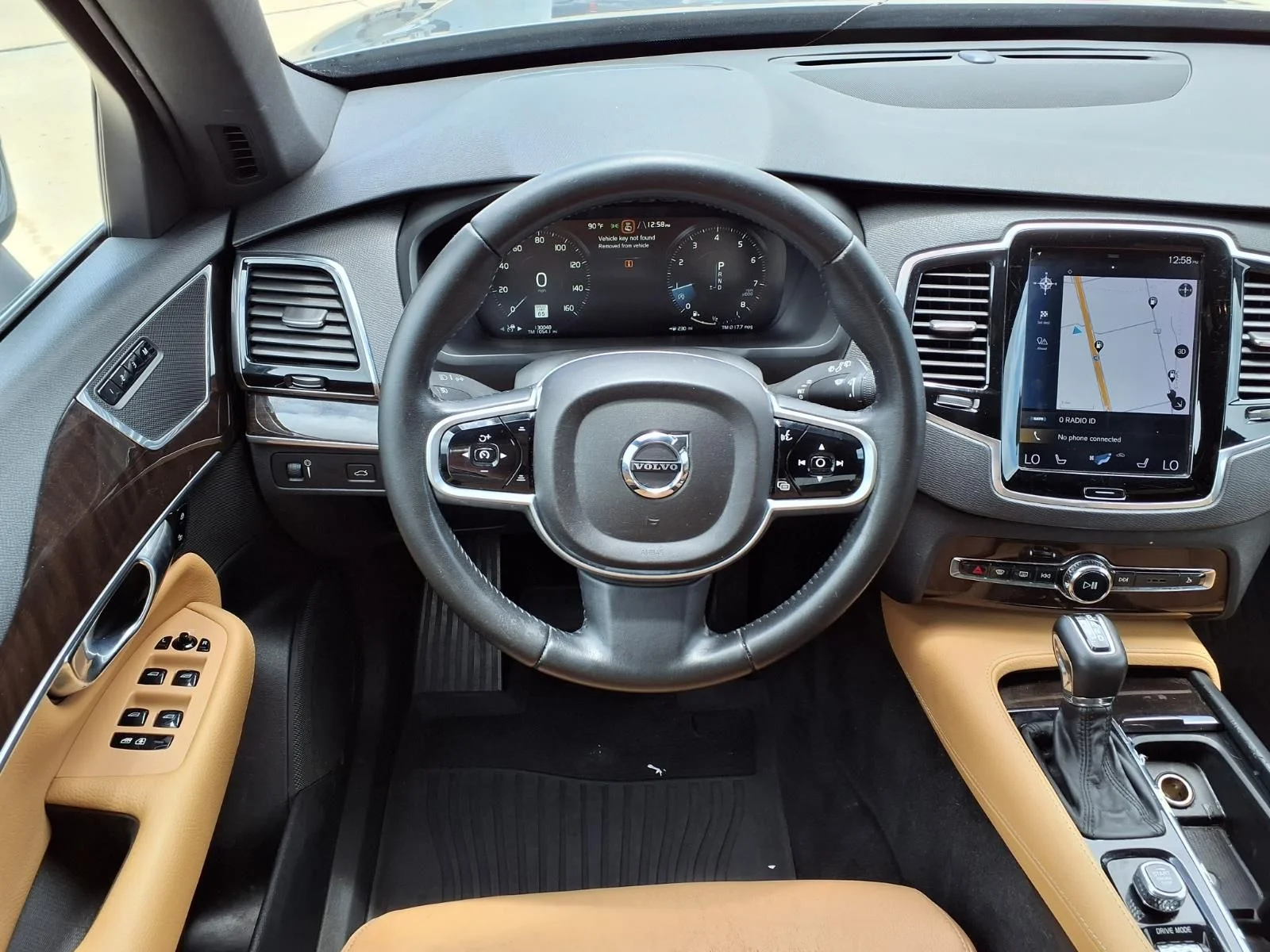 Used 2018 Gray Volvo T6 Momentum image 18