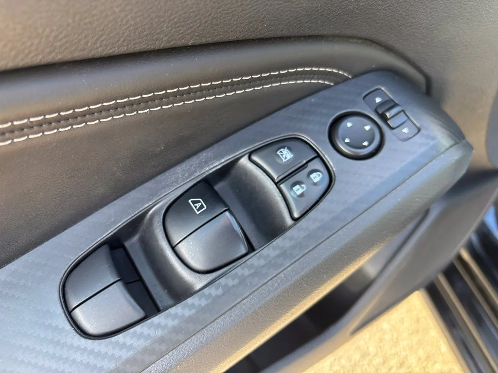 Used 2019 Black Nissan 2.5 S image 15