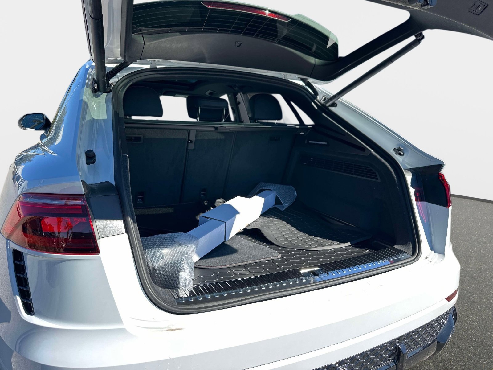 2026 Audi RS Q8 Base - Photo 10