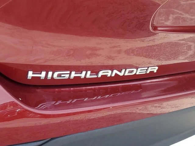 Used 2021 Red Toyota XLE image 28