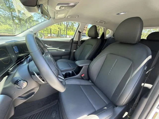 Used 2026 White Hyundai SEL Premium image 11