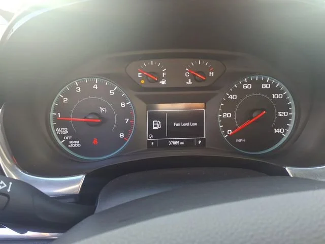 Used 2023 Summit White Chevrolet LT Cloth image 15