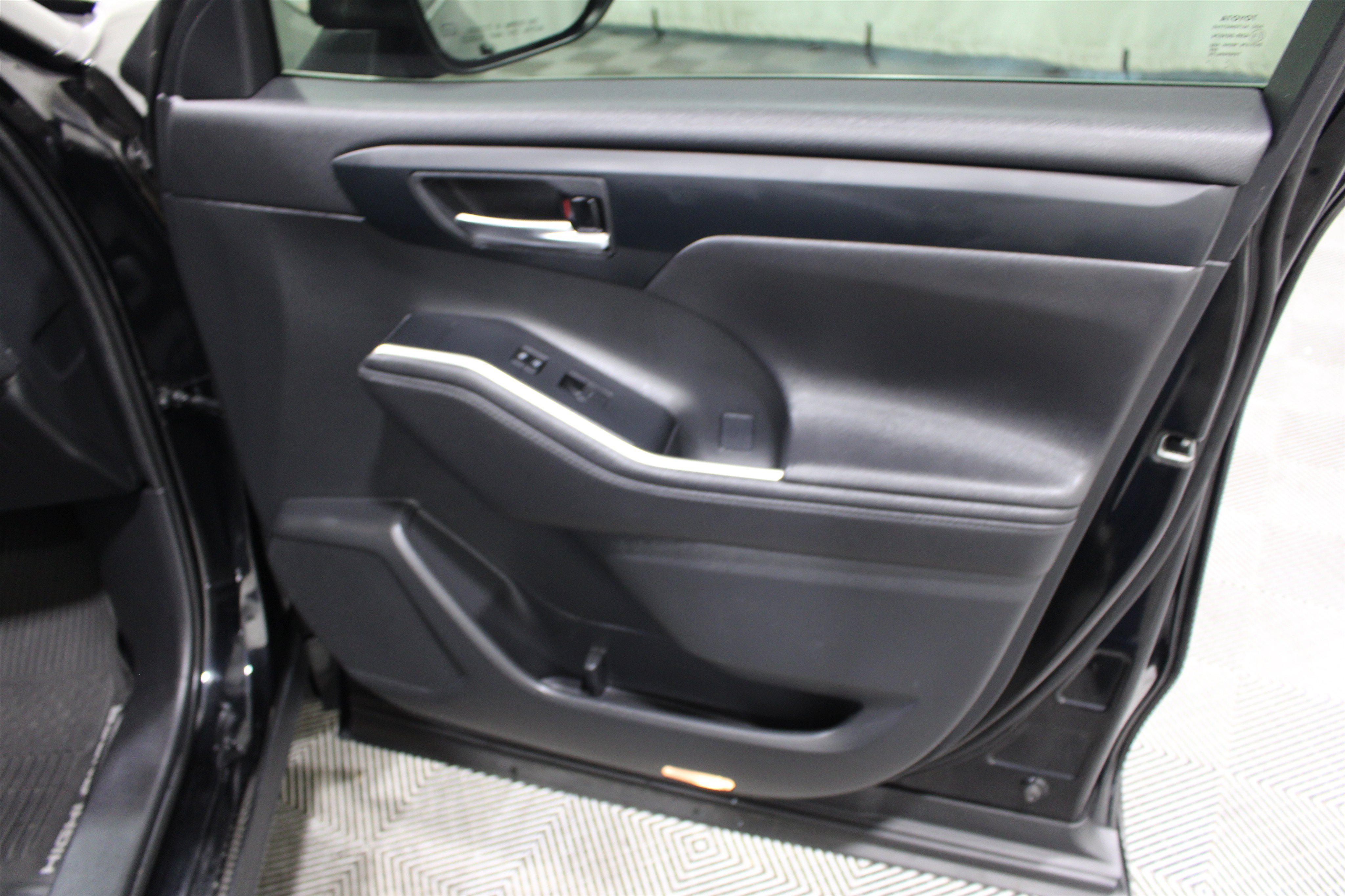 2020 Toyota Highlander XLE - Photo 27