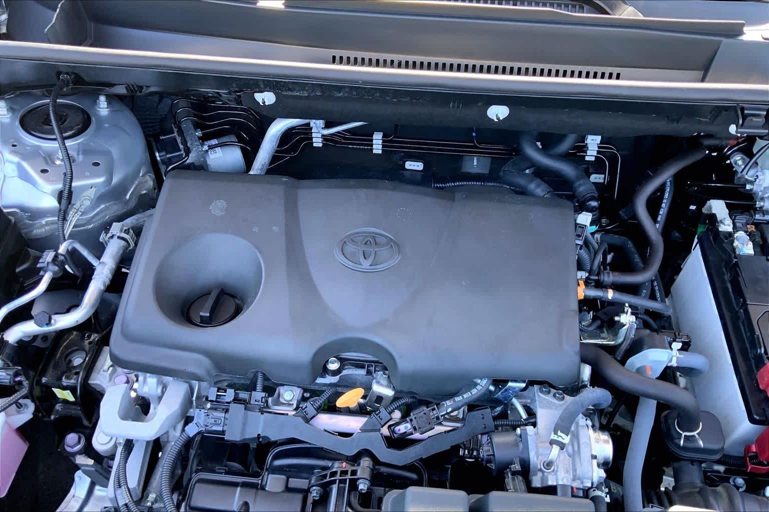 Used 2024 Silver Sky Metallic Toyota XLE Premium image 30