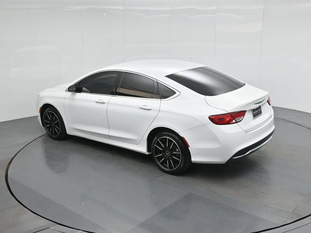 Used 2015 White Chrysler Limited image 38